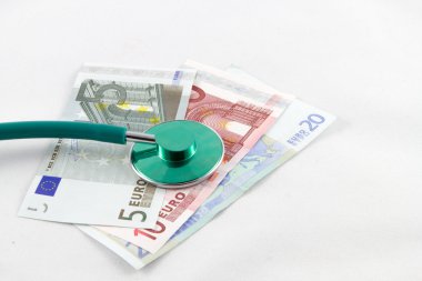 Avrupa banknotların üzerinde stetoskop