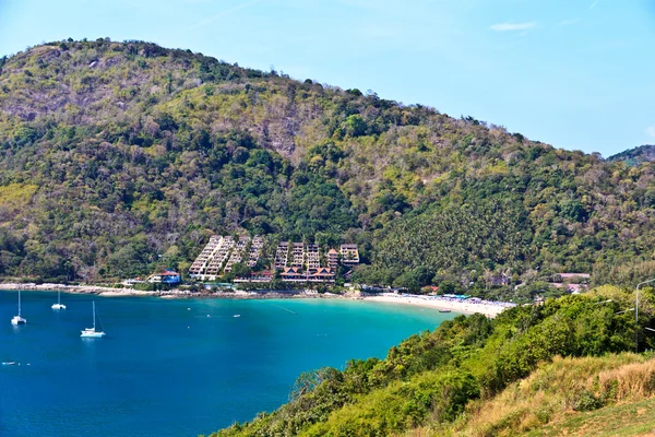 Nai Harn vista sulla spiaggia — Foto Stock