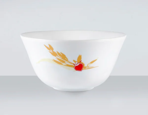 白い背景に白い空スープ皿 — ストック写真