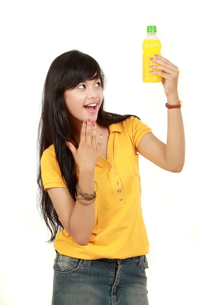 Menina adolescente com suco de laranja — Fotografia de Stock