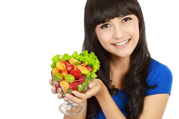 Jonge dame met fruitsalade — Stockfoto