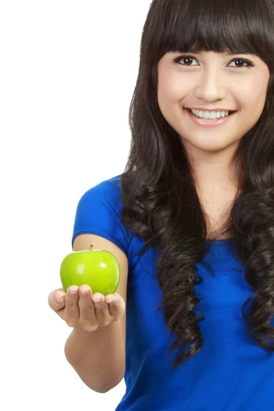 Portré, fiatal szépség nő zöld alma — Stock Fotó