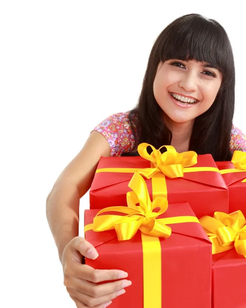 Frau mit vielen Geschenkboxen und Taschen — Stockfoto