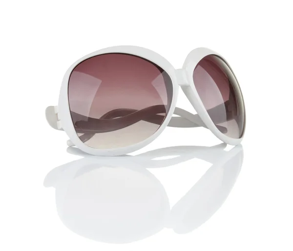Eleganti occhiali da sole bianchi — Foto Stock