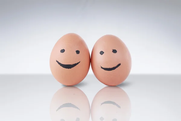 Яйцо улыбается — стоковое фото
