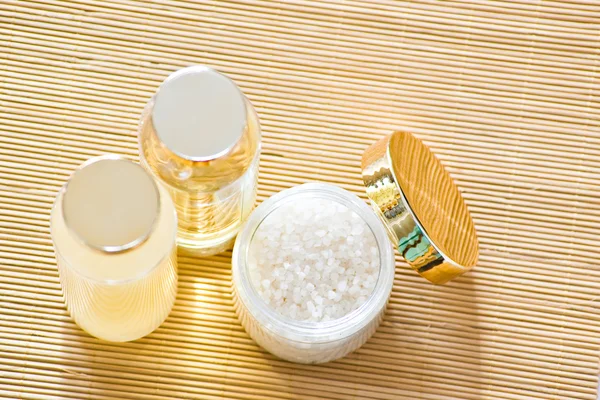 Sea salt and cosmetics — Stock Photo, Image