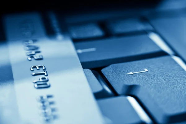 Digite chave e cartão de crédito — Fotografia de Stock