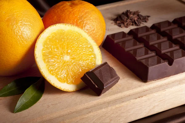 橙和巧克力 — 图库照片