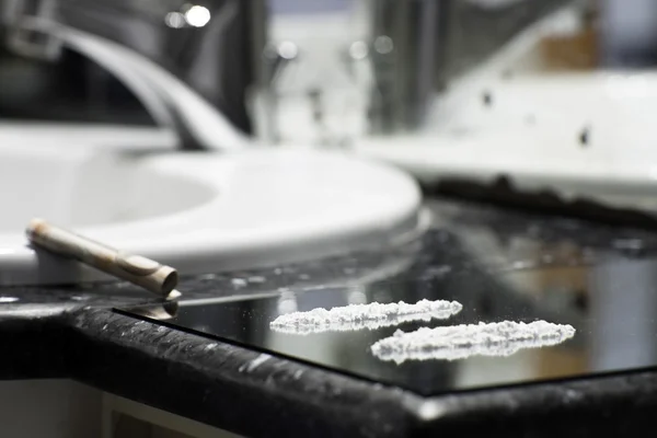 Cocaine in Bathroom — Stock Photo, Image