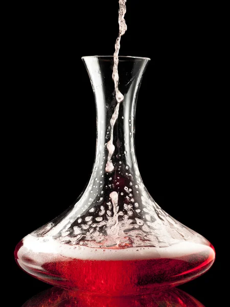Rött vin i en karaff — Stockfoto