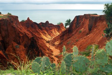 morro branco deniz kayalıklarla