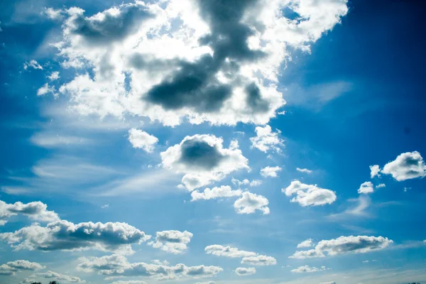 神奇的蓝色天堂μαγικό μπλε ουρανό. — 图库照片