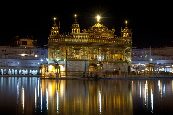 밤, 암 리 차르, 인도 황금 사원 로열티 프리 스톡 사진