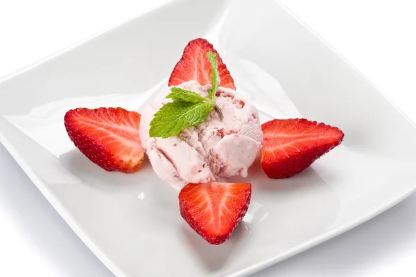Strawberries and Ice Cream — Stock Photo, Image
