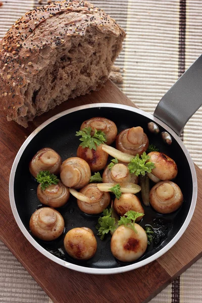 Garlic mushrooms — Stock Photo, Image