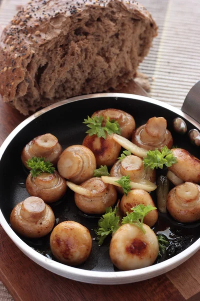 Garlic mushrooms — Stock Photo, Image