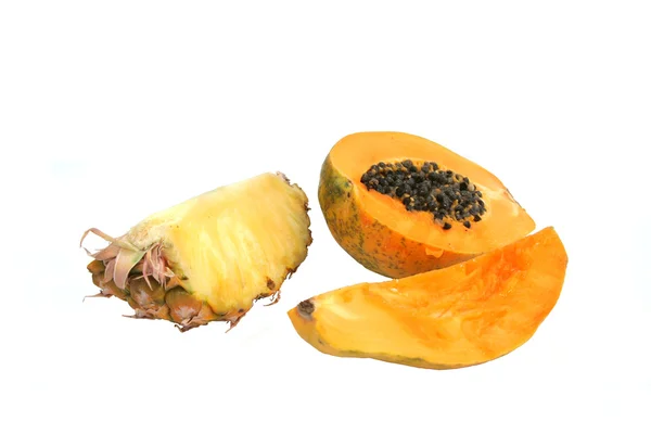 Rodajas de piña, papaya y mango Fotos de stock libres de derechos