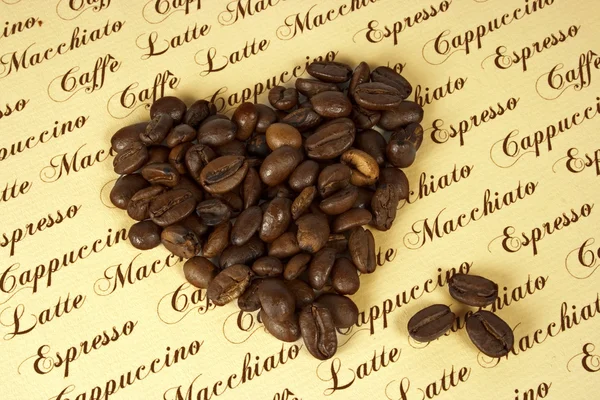 Srdce s kávová zrna — Stock fotografie