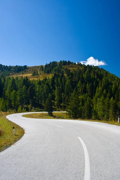 Дорога в Альпах Лицензионные Стоковые Изображения