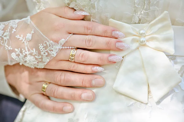 Manos con anillos — Foto de Stock
