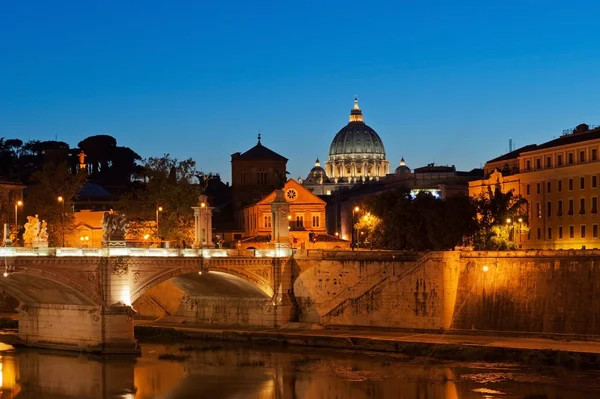 Vatikan ve nehir tiber — Stok fotoğraf