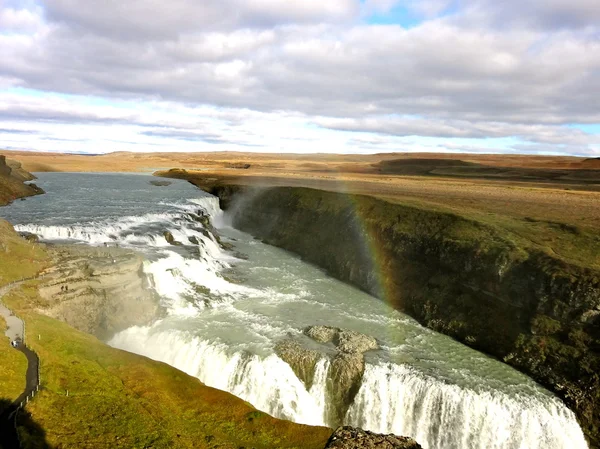 Rainbow over gullfoss waterval - IJsland — Stockfoto