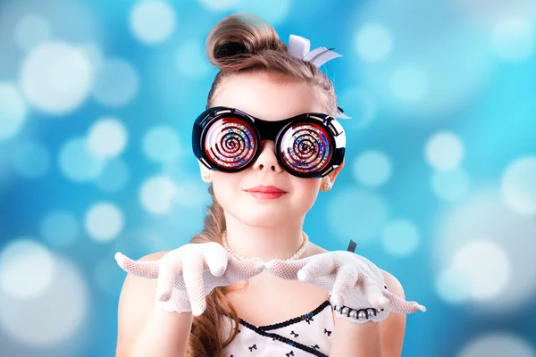Uma menina de óculos — Fotografia de Stock