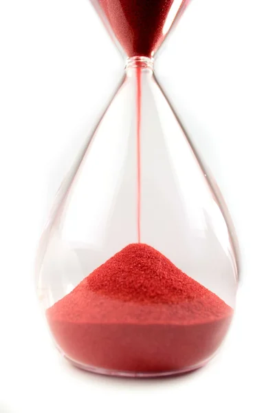 Sanduhr mit rotem Sand — Stockfoto