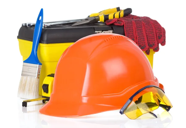 Hulpmiddelen en bouw toolbox geïsoleerd op wit — Stockfoto