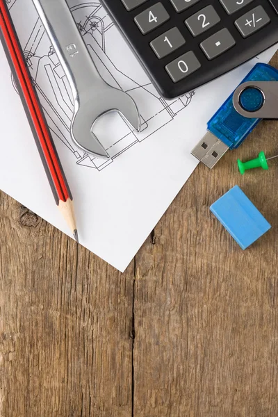Stift und Bleistift, Taschenrechner für den Entwurf — Stockfoto