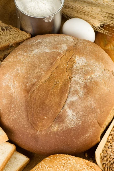 Хлібобулочні вироби та зерно — стокове фото