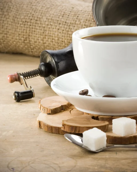 Taza de café y molinillo — Foto de Stock