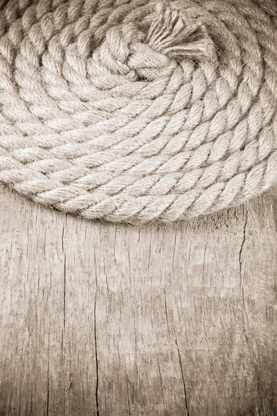 Schip touwen en knoop op hout — Stockfoto