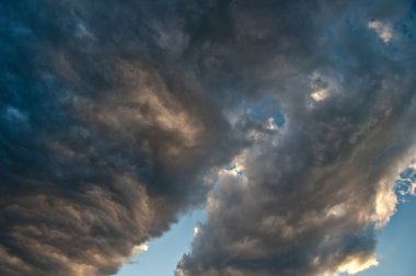 fırtınalı bulutlar