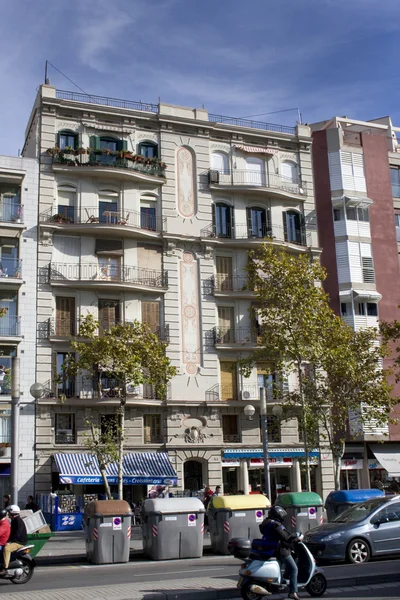 Spaanse flatgebouw — Stockfoto