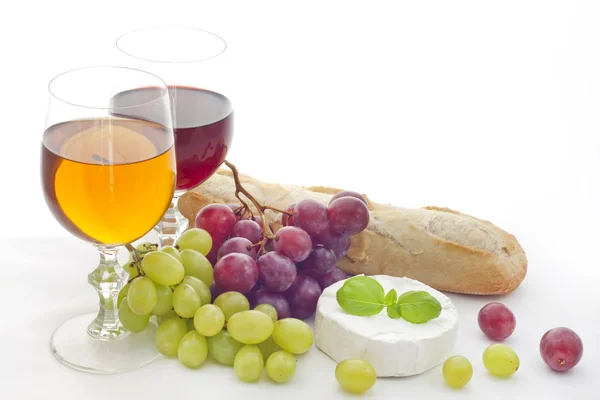 Szőlőből készült bor és a sajt — Stock Fotó