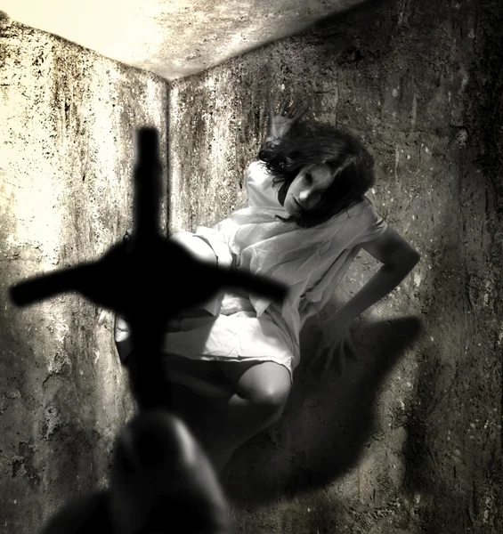 엑소시즘과 악마 소유한 여자 — 스톡 사진