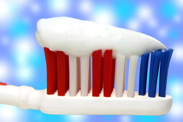 Tandborste och tandkräm — Stockfoto