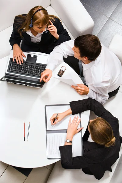 Group of business looking at monitor — Stock Photo, Image