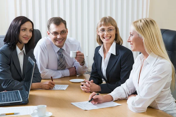 Groep van business werken bij vergadering — Stockfoto