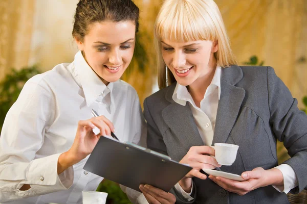 Two business women — Stock Photo, Image
