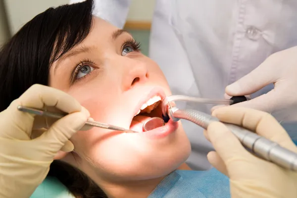 Dentes de cura — Fotografia de Stock