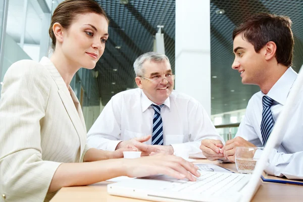 Arbeit im Büro — Stockfoto