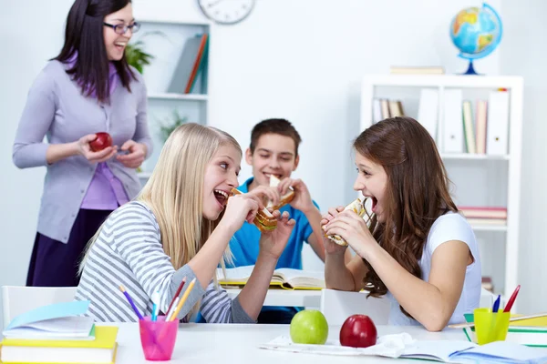 Hungry students — Stock Photo, Image