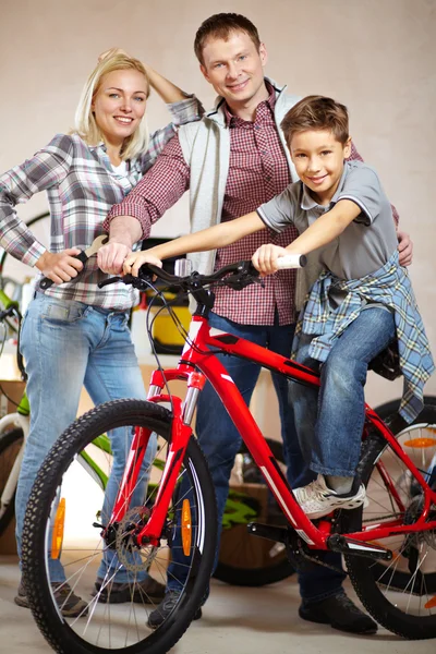 Aile bisikletçileri — Stok fotoğraf
