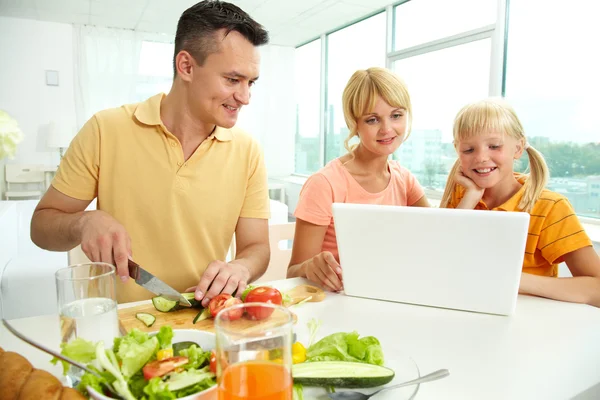 Healthy food and modern technologies — Stock Photo, Image