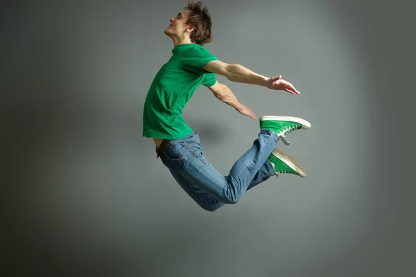 Springen und fliegen — Stockfoto