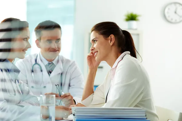 Physicians and patient — Stock Photo, Image