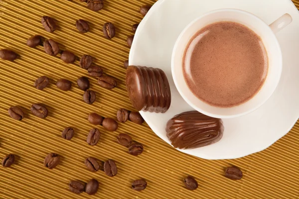 カプチーノとチョコレート — ストック写真