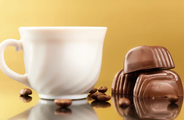 Cappuccino et chocolats — Photo
